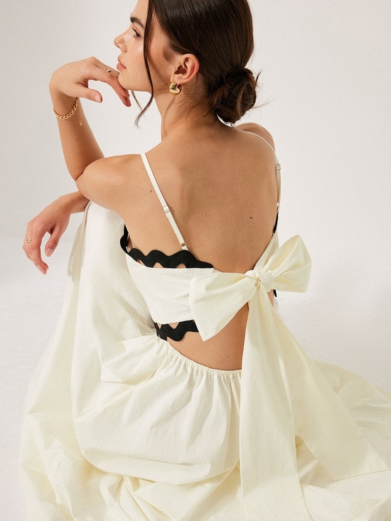 Commense Dresses & Skirts - Commense Scalloped Trim Back Tie Dress M
